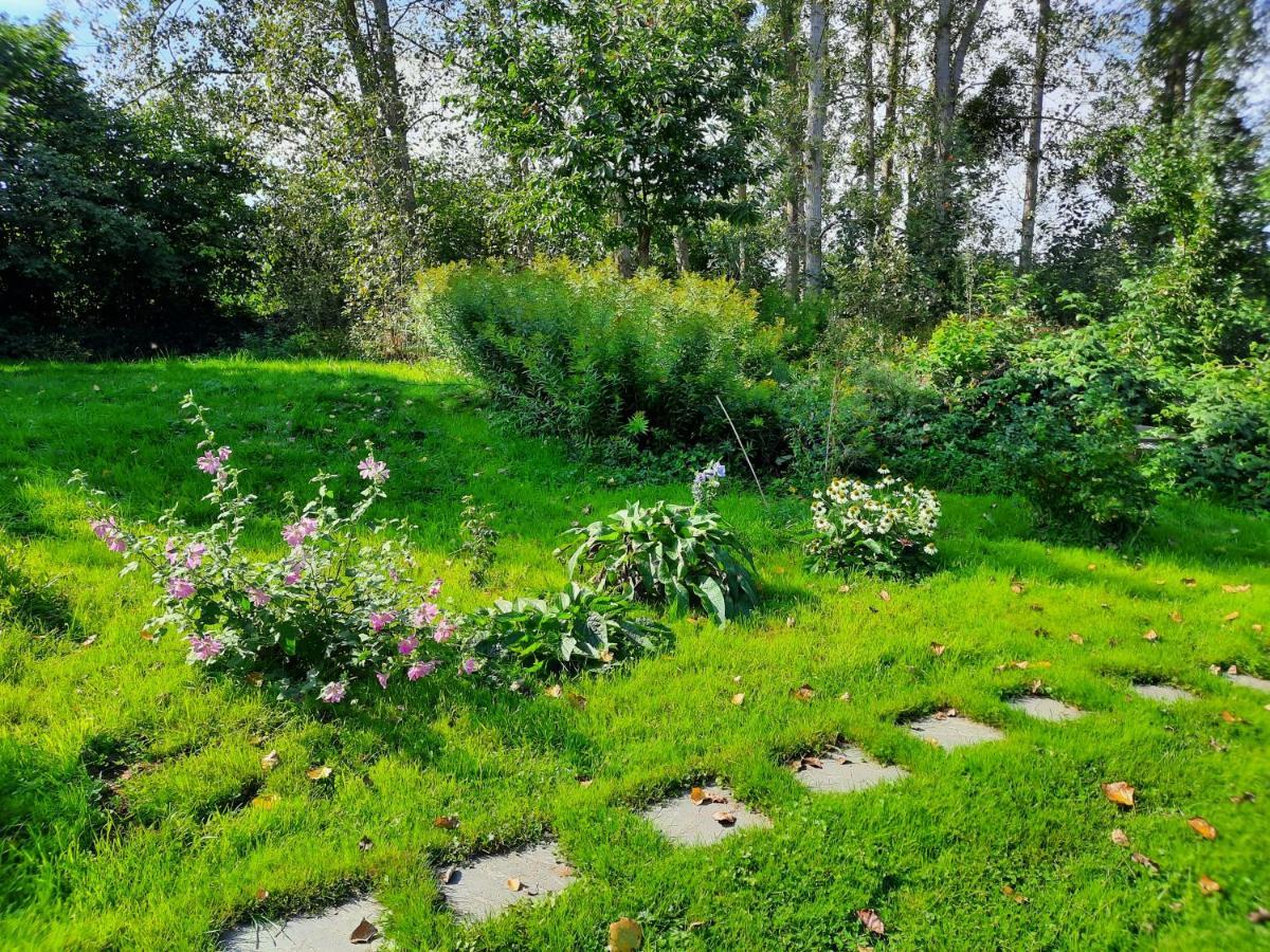 La Yourte Au Fonds Du Jardin Xhoris Esterno foto